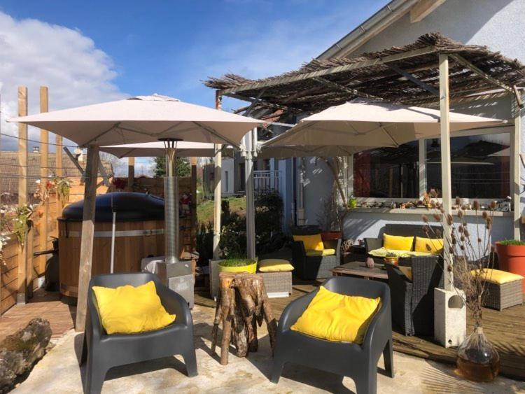 A La Marc'Quize Chambres D'Hotes, Petit Dejeuner Compris, Avec Piscine A Debordement En Exterieur, Bain Nordique A 38 Degres En Prestation Supplement Sur Reservation Horaire Anticipee 1 Place De Parking Gratuite Sur Place Mouxy Exteriör bild