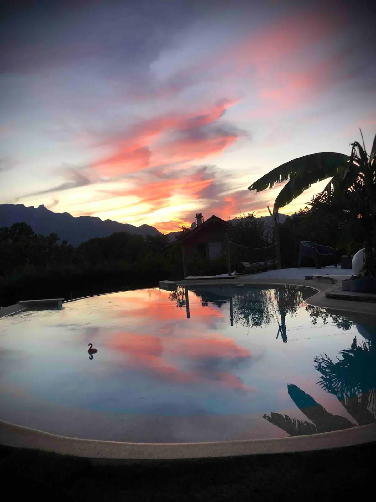 A La Marc'Quize Chambres D'Hotes, Petit Dejeuner Compris, Avec Piscine A Debordement En Exterieur, Bain Nordique A 38 Degres En Prestation Supplement Sur Reservation Horaire Anticipee 1 Place De Parking Gratuite Sur Place Mouxy Exteriör bild