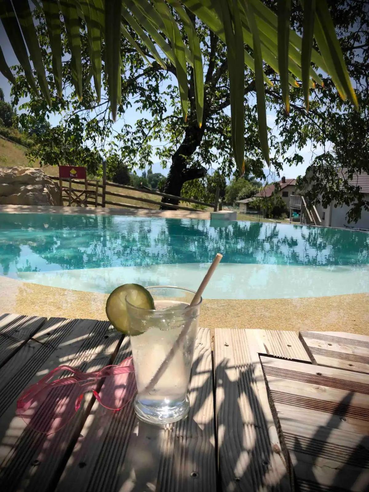 A La Marc'Quize Chambres D'Hotes, Petit Dejeuner Compris, Avec Piscine A Debordement En Exterieur, Bain Nordique A 38 Degres En Prestation Supplement Sur Reservation Horaire Anticipee 1 Place De Parking Gratuite Sur Place Mouxy Exteriör bild