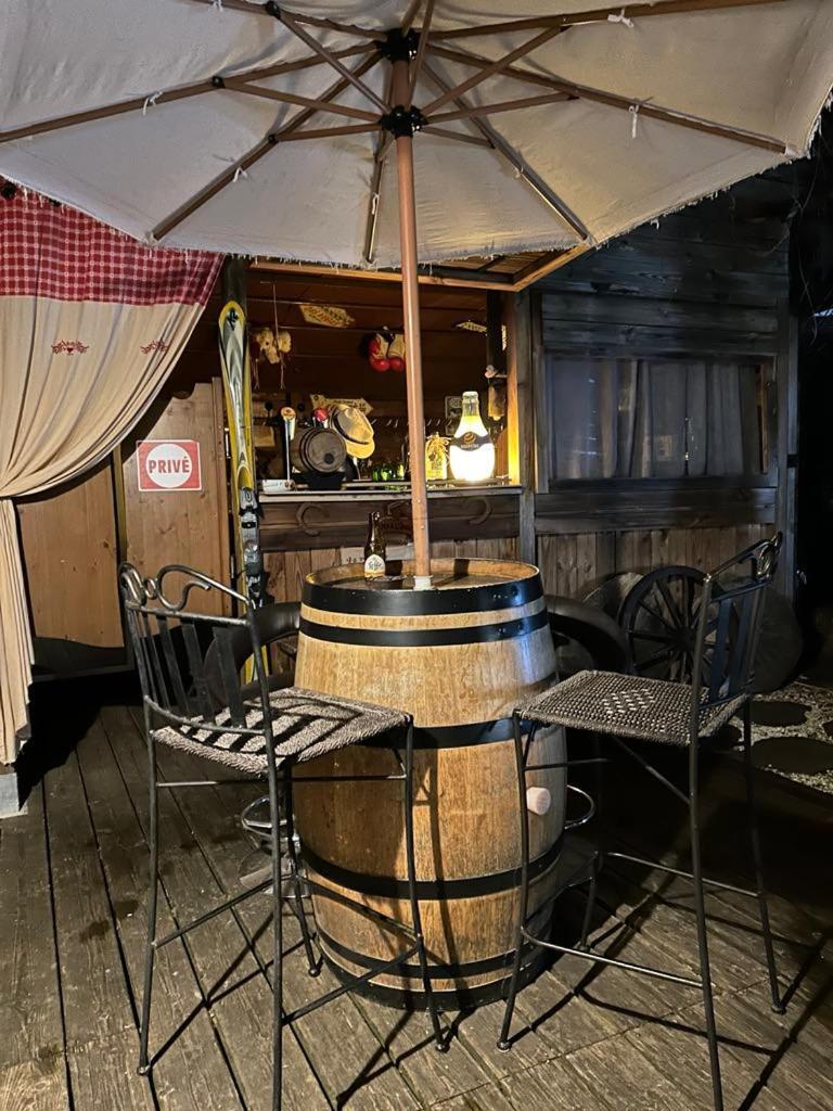 A La Marc'Quize Chambres D'Hotes, Petit Dejeuner Compris, Avec Piscine A Debordement En Exterieur, Bain Nordique A 38 Degres En Prestation Supplement Sur Reservation Horaire Anticipee 1 Place De Parking Gratuite Sur Place Mouxy Exteriör bild